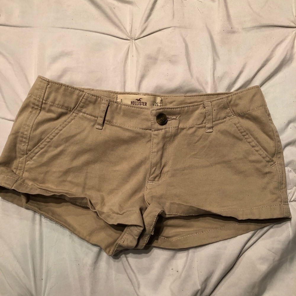 Khaki Hollister shorts